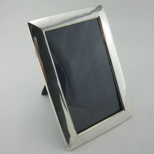 smart plain rectangular silver photo frame with black velvet back - CATEGORY: ANTIQUE SILVER - DATED 1900