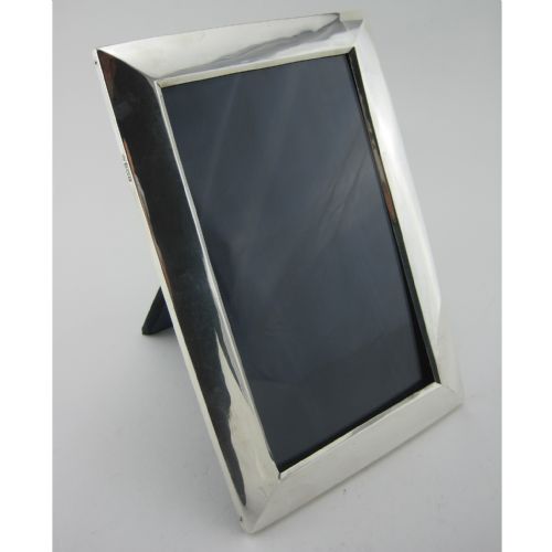 SMART PLAIN RECTANGULAR SILVER PHOTO FRAME WITH BLACK VELVET BACK - ADDITIONAL PHOTO 2