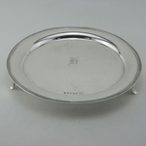 plain stylish glasgow sterling silver circular salver - CATEGORY: ANTIQUE SILVER - DATED 1910