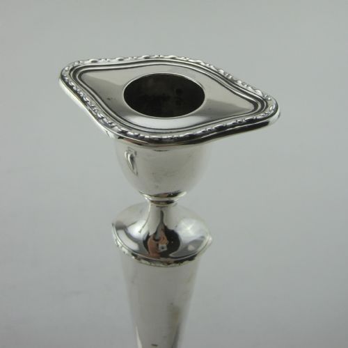 ELEGANT PAIR OF EDWARDIAN STERLING SILVER CANDLESTICKS - ADDITIONAL PHOTO 1
