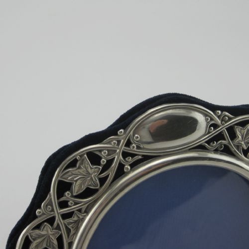 UNUSUAL SHAPED CIRCULAR LATE VICTORIAN STERLING SILVER PHOTO FRAME - ADDITIONAL PHOTO 1