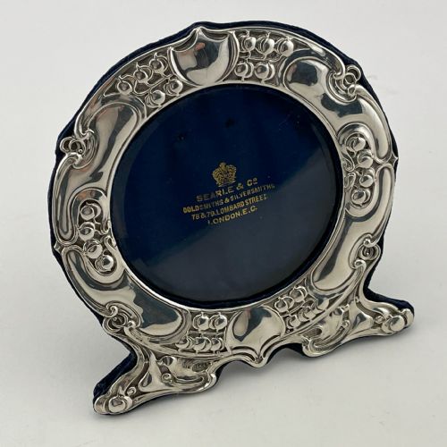 charming round edwardian sterling silver photo frame - CATEGORY: ANTIQUE SILVER - DATED 1900