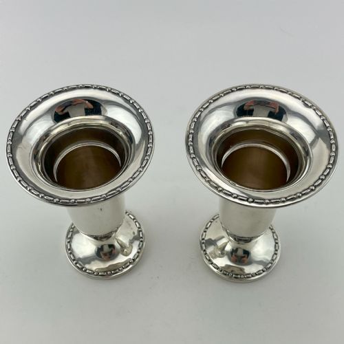 PAIR OF PRETTY TRUMPET SHAPED STERLING SILVER VASES - ADDITIONAL PHOTO 1