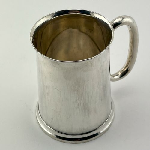sterling silver pint mug with plain unengraved body - CATEGORY: ANTIQUE SILVER - DATED 1930
