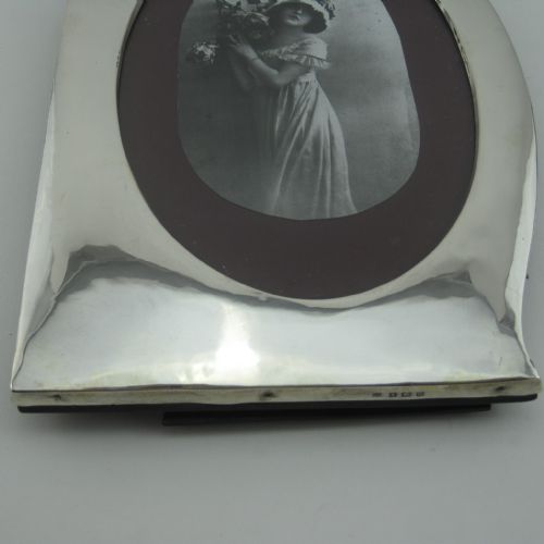 UNUSUAL ANTIQUE OVAL SHAPED STERLING SILVER PHOTO FRAME - ADDITIONAL PHOTO 4
