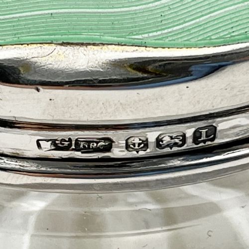 CIRCULAR ART DECO STYLE GREEN GUILLOCHE ENAMEL DRESSING TABLE JAR - ADDITIONAL PHOTO 5