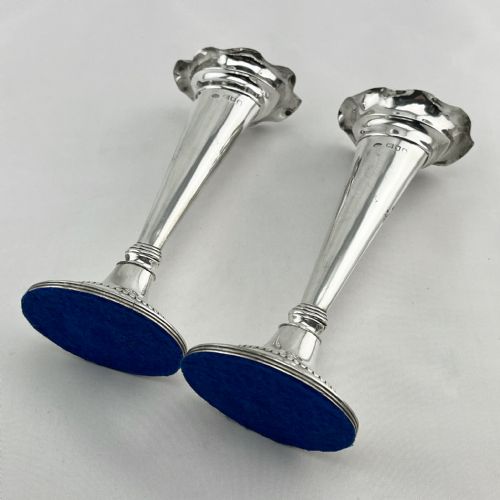 ELEGANT PAIR OF VICTORIAN STERLING SILVER FLOWER VASES - ADDITIONAL PHOTO 3