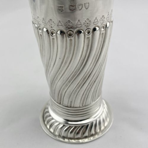 DECORATIVE VICTORIAN STERLING SILVER VASE OR BEAKER - ADDITIONAL PHOTO 1