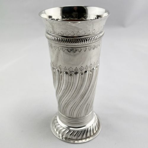DECORATIVE VICTORIAN STERLING SILVER VASE OR BEAKER - ADDITIONAL PHOTO 2