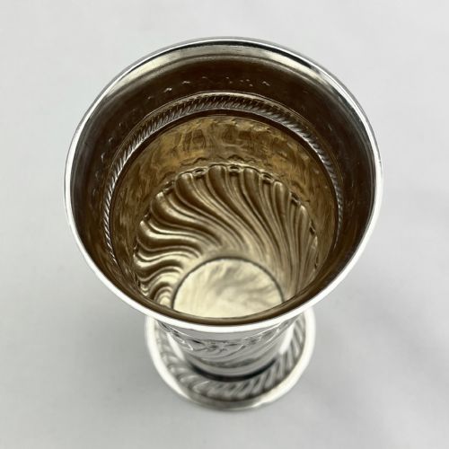 DECORATIVE VICTORIAN STERLING SILVER VASE OR BEAKER - ADDITIONAL PHOTO 3