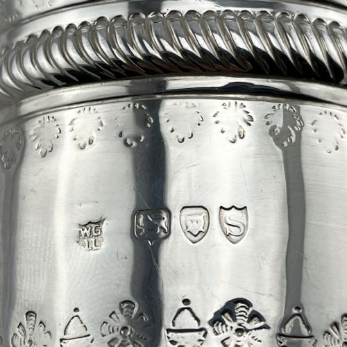 DECORATIVE VICTORIAN STERLING SILVER VASE OR BEAKER - ADDITIONAL PHOTO 4