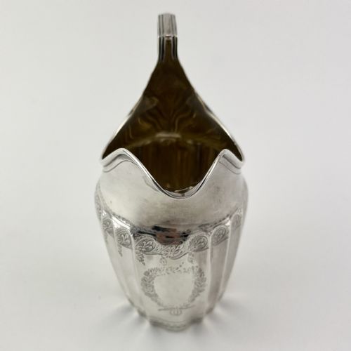 BEAUTIFUL GEORGIAN STERLING SILVER CREAM JUG - ADDITIONAL PHOTO 1
