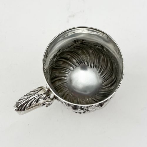 VICTORIAN STERLING SILVER CHRISTENING MUG WITH VERY GOOD GAUGE OF SILVER - ADDITIONAL PHOTO 3