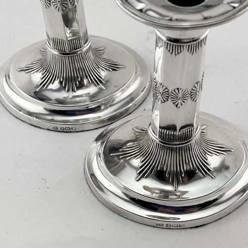 ELEGANT PAIR OF EDWARDIAN GEORGIAN STYLE STERLING SILVER CANDLESTICKS - ADDITIONAL PHOTO 2