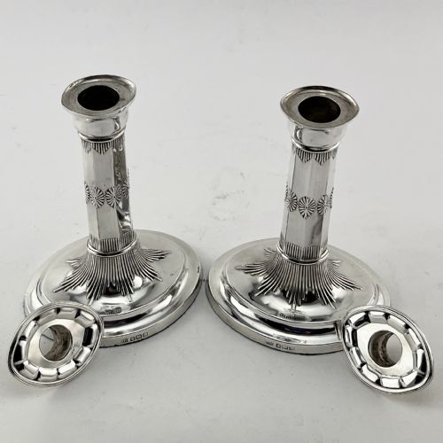 ELEGANT PAIR OF EDWARDIAN GEORGIAN STYLE STERLING SILVER CANDLESTICKS - ADDITIONAL PHOTO 3