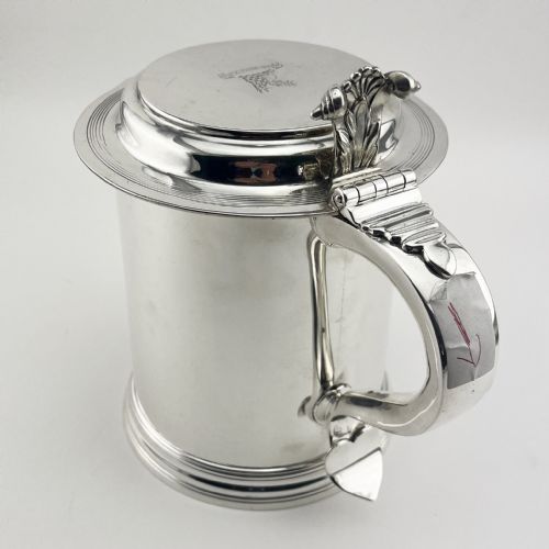 LARGE VICTORIAN STERLING SILVER THREE PINT LIDDED TANKARD - ADDITIONAL PHOTO 1