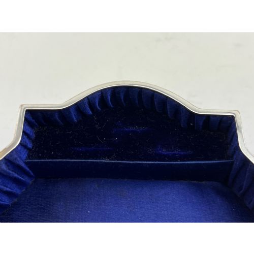 LARGE OVAL STERLING SILVER JEWELLERY OR TRINKET BOX - ADDITIONAL PHOTO 2