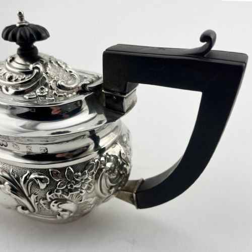 PRETTY STERLING SILVER LATE VICTORIAN THREE PIECE BACHELOR TEA SET - ADDITIONAL PHOTO 4
