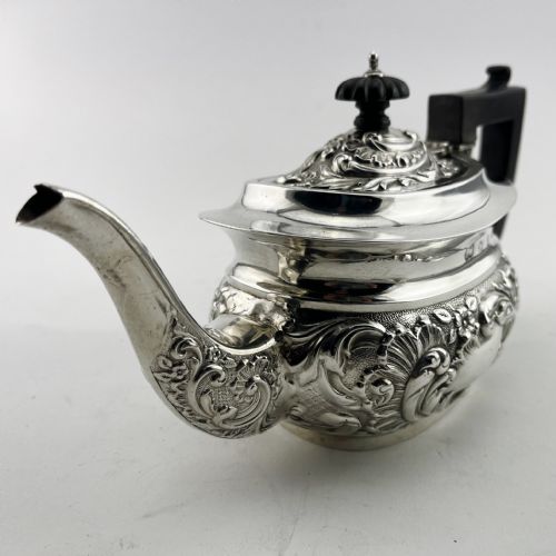 PRETTY STERLING SILVER LATE VICTORIAN THREE PIECE BACHELOR TEA SET - ADDITIONAL PHOTO 5