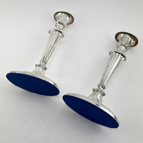 ATTRACTIVE PAIR OF LATE VICTORIAN STERLING SILVER CANDLESTICKS - ADDITIONAL PHOTO 6
