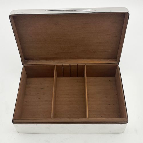 IMPRESSIVE EDWARDIAN STERLING SILVER CIGAR OR TRINKET BOX - ADDITIONAL PHOTO 3
