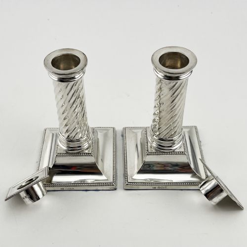 PAIR OF EDWARDIAN STERLING SILVER CANDLESTICKS - ADDITIONAL PHOTO 4