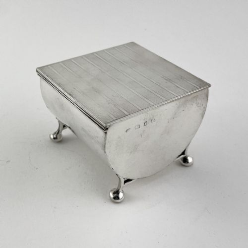 SQUARE STERLING SILVER TRINKET BOX WITH ENGINE TURNED PATTERNED HINGED LID - ADDITIONAL PHOTO 1