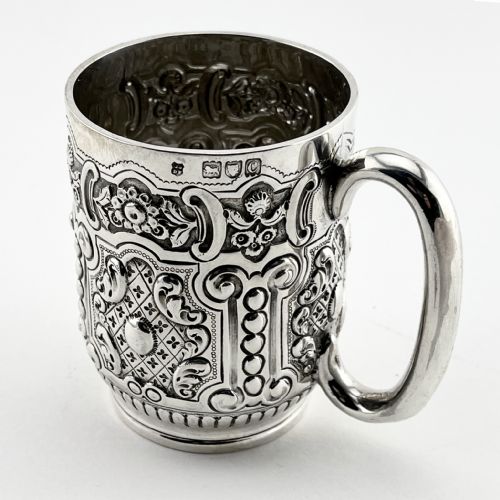 GOOD QUALITY VICTORIAN STERLING SILVER CHRISTENING MUG - ADDITIONAL PHOTO 3