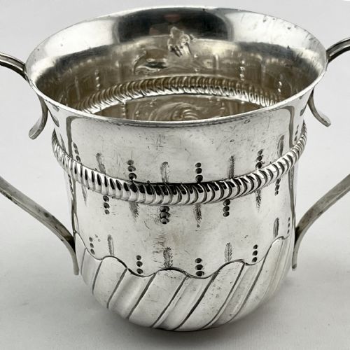GEORGIAN STYLE EDWARDIAN STERLING SILVER PORRINGER OR CHRISTENING CUP - ADDITIONAL PHOTO 3