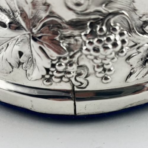 PAIR OF DECORATIVE VICTORIAN SILVER PLATED WINE COASTERS - ADDITIONAL PHOTO 3