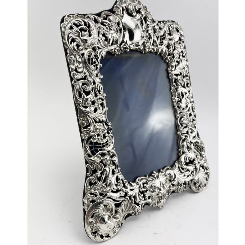 DECORATIVE VICTORIAN STERLING SILVER PHOTO FRAME - ADDITIONAL PHOTO 2