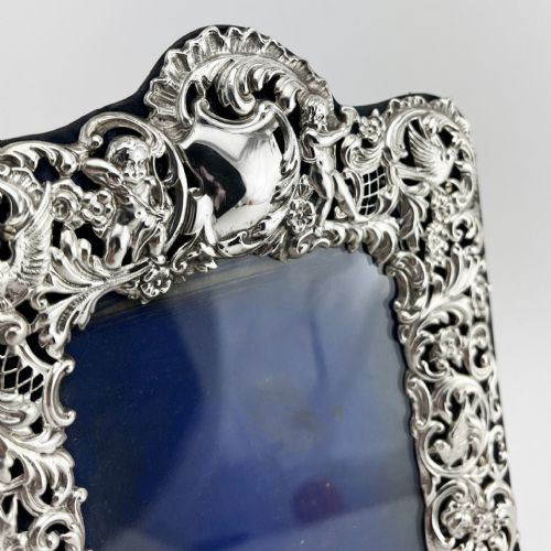 DECORATIVE VICTORIAN STERLING SILVER PHOTO FRAME - ADDITIONAL PHOTO 3
