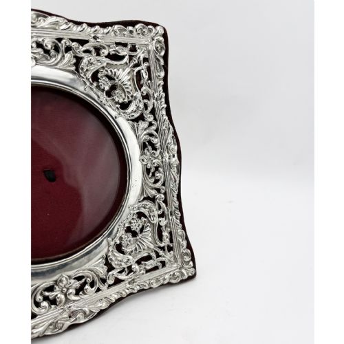 EDWARDIAN STERLING SILVER PHOTO FRAME WITH ROUND WINDOW - ADDITIONAL PHOTO 1