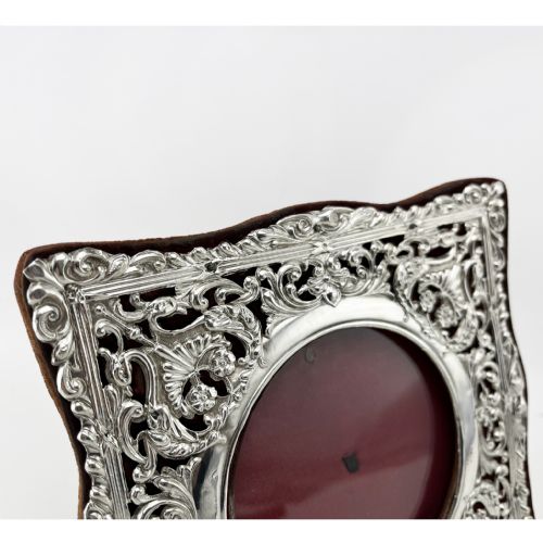 EDWARDIAN STERLING SILVER PHOTO FRAME WITH ROUND WINDOW - ADDITIONAL PHOTO 3