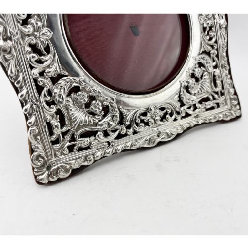 EDWARDIAN STERLING SILVER PHOTO FRAME WITH ROUND WINDOW - ADDITIONAL PHOTO 4