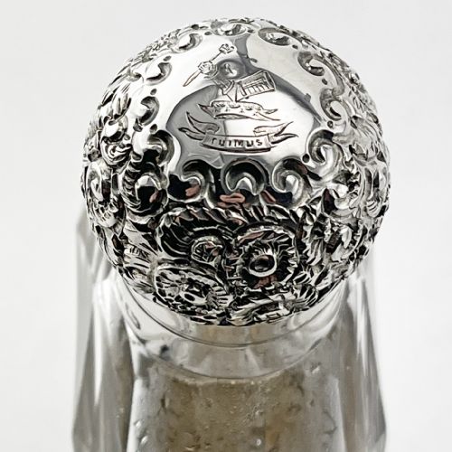 VICTORIAN GLASS AND STERLING SILVER HIP FLASK WITH REMOVABLE GILT CUP - ADDITIONAL PHOTO 1