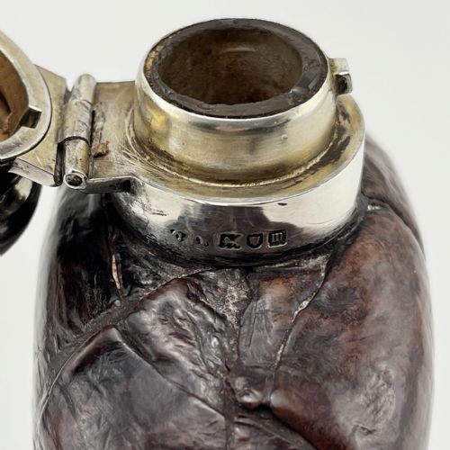 EDWARDIAN SILVER AND LEATHER CROCODILE STYLE HIP FLASK - ADDITIONAL PHOTO 4