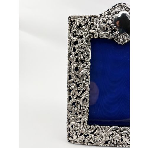 IMPRESSIVE LATE VICTORIAN STERLING SILVER PHOTO FRAME - ADDITIONAL PHOTO 2