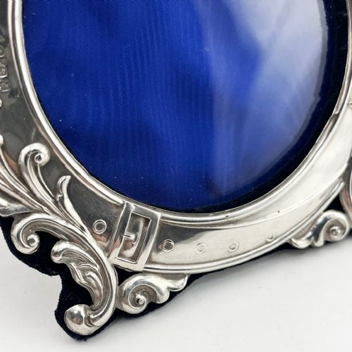 CHARMING BUCKLE STYLE EDWARDIAN STERLING SILVER PHOTO FRAME - ADDITIONAL PHOTO 3