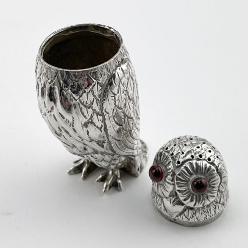 VICTORIAN STERLING SILVER OWL PEPPER POT - ADDITIONAL PHOTO 3