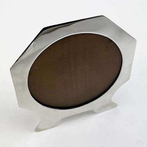 PLAIN STERLING SILVER PHOTO FRAME WITH CIRCULAR WINDOW - ADDITIONAL PHOTO 2
