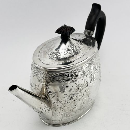 GOOD QUALITY GEORGIAN STERLING SILVER TEAPOT - ADDITIONAL PHOTO 4