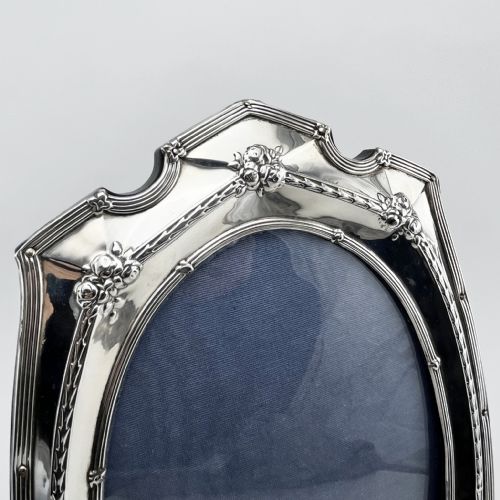BEAUTIFUL LARGE STERLING SILVER PHOTO FRAME - ADDITIONAL PHOTO 1