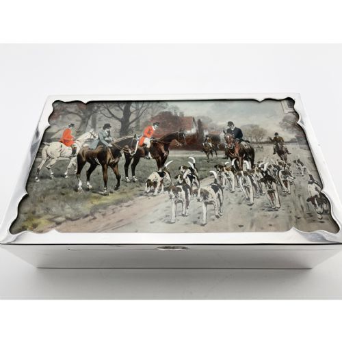 SILVER PLATED BOX DEPICTING A HUNTING SCENE ON THE LID - ADDITIONAL PHOTO 1