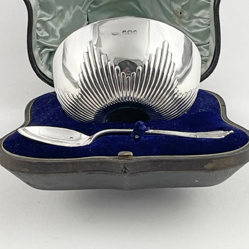 BOXED VICTORIAN STERLING SILVER CHRISTENING SET - ADDITIONAL PHOTO 1