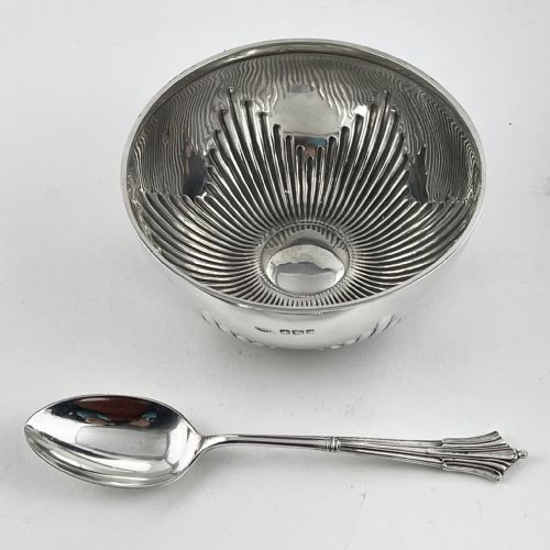 BOXED VICTORIAN STERLING SILVER CHRISTENING SET - ADDITIONAL PHOTO 4