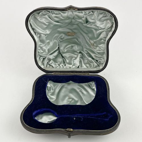 BOXED VICTORIAN STERLING SILVER CHRISTENING SET - ADDITIONAL PHOTO 5
