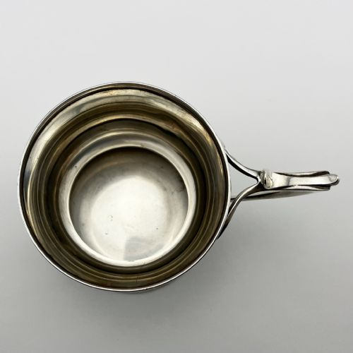 UNUSUAL SHAPED EDWARDIAN STERLING SILVER MUG WITH SCROLL HANDLE - ADDITIONAL PHOTO 4