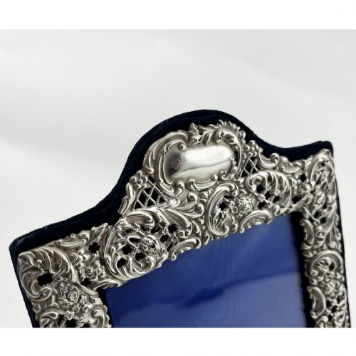 LATE VICTORIAN WALKER HALL STERLING SILVER PHOTO FRAME - ADDITIONAL PHOTO 3