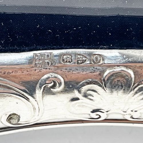 VICTORIAN STERLING SILVER PHOTO FRAME EMBOSSED WITH REYNOLDS ANGELS - ADDITIONAL PHOTO 5
